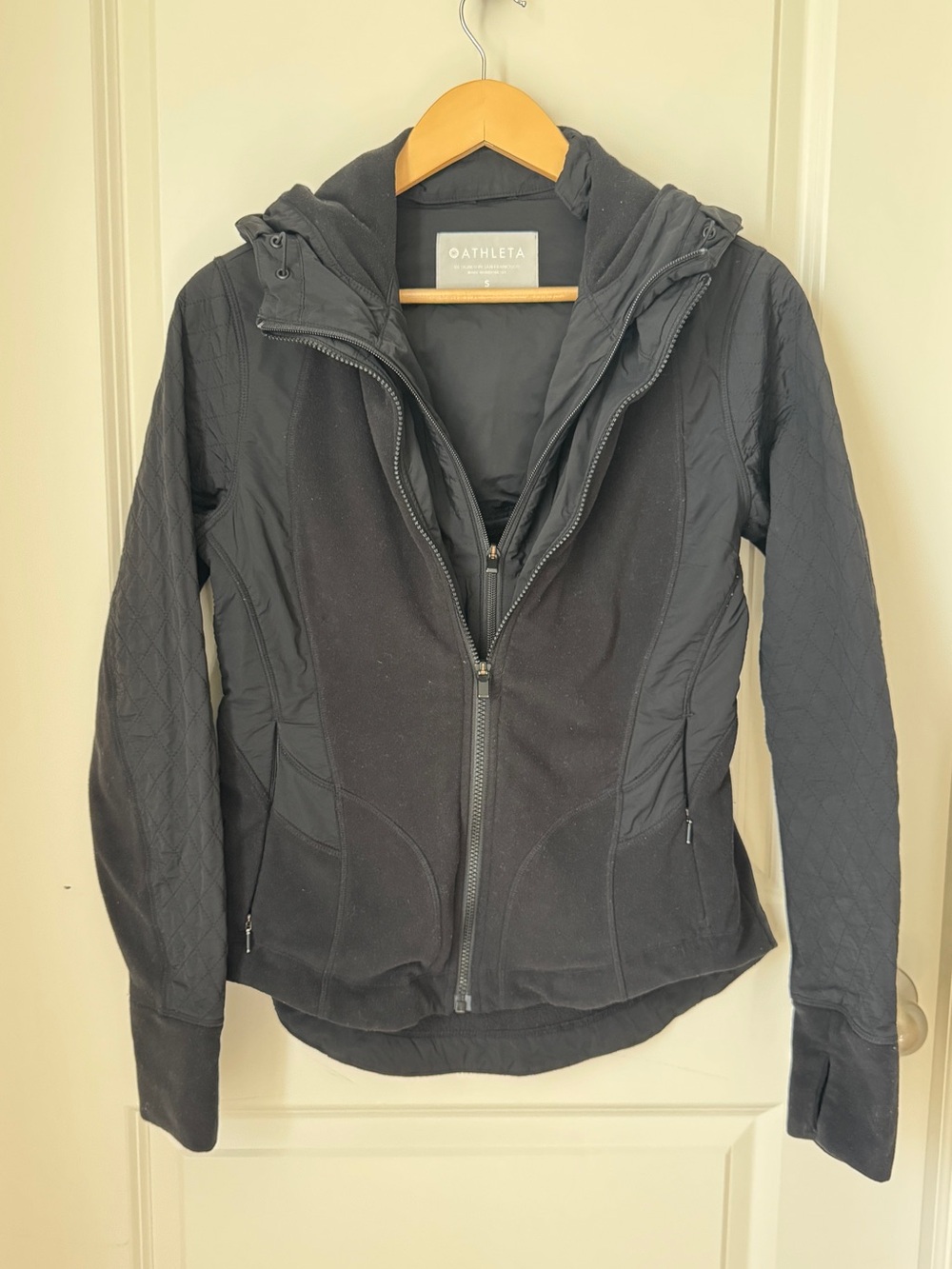 Athleta Black Quilted Hooded Running Jacket